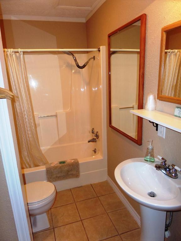 Eureka Suites Eureka Springs Δωμάτιο φωτογραφία
